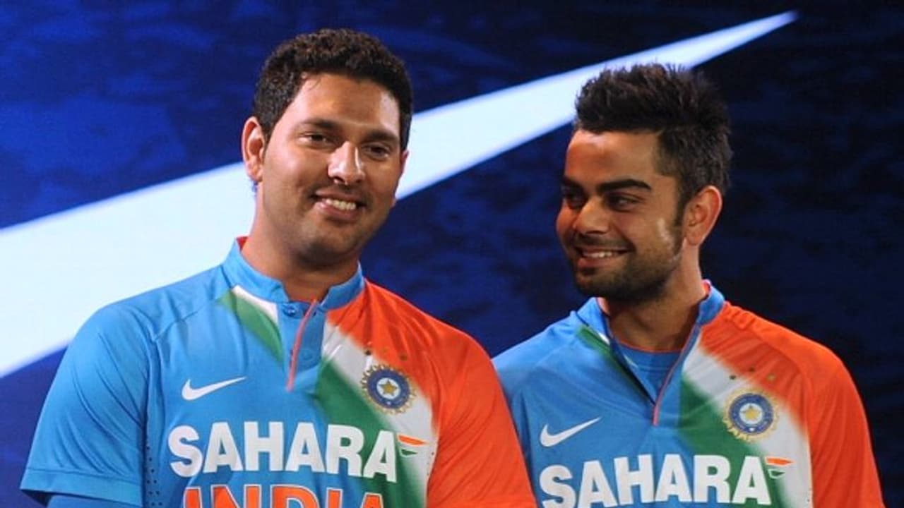 ఇప్పుడు యువీ ఉండి ఉంటేనా... విరాట్ కోహ్లీ, అనుష్క శర్మల ఫన్నీ మీమ్ షేర్ చేసిన యువరాజ్ సింగ్... ఇప్పుడు యువీ ఉండి ఉంటేనా... విరాట్ కోహ్లీ, అనుష్క శర్మల ఫన్నీ మీమ్ షేర్ చేసిన యువరాజ్ సింగ్...