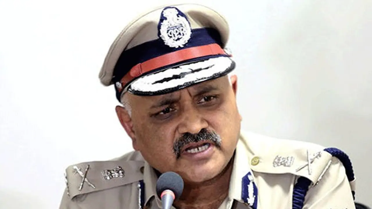 Transgenders: ತೃತೀಯ ಲಿಂಗಿಗಳಿಗೂ ಮೀಸಲಾತಿ, ಸರ್ಕಾರ ಮತ್ತು ಪೊಲೀಸ್ ಇಲಾಖೆಯಿಂದ ಮಹತ್ವದ ಹೆಜ್ಜೆ Transgenders: ತೃತೀಯ ಲಿಂಗಿಗಳಿಗೂ ಮೀಸಲಾತಿ, ಸರ್ಕಾರ ಮತ್ತು ಪೊಲೀಸ್ ಇಲಾಖೆಯಿಂದ ಮಹತ್ವದ ಹೆಜ್ಜೆ