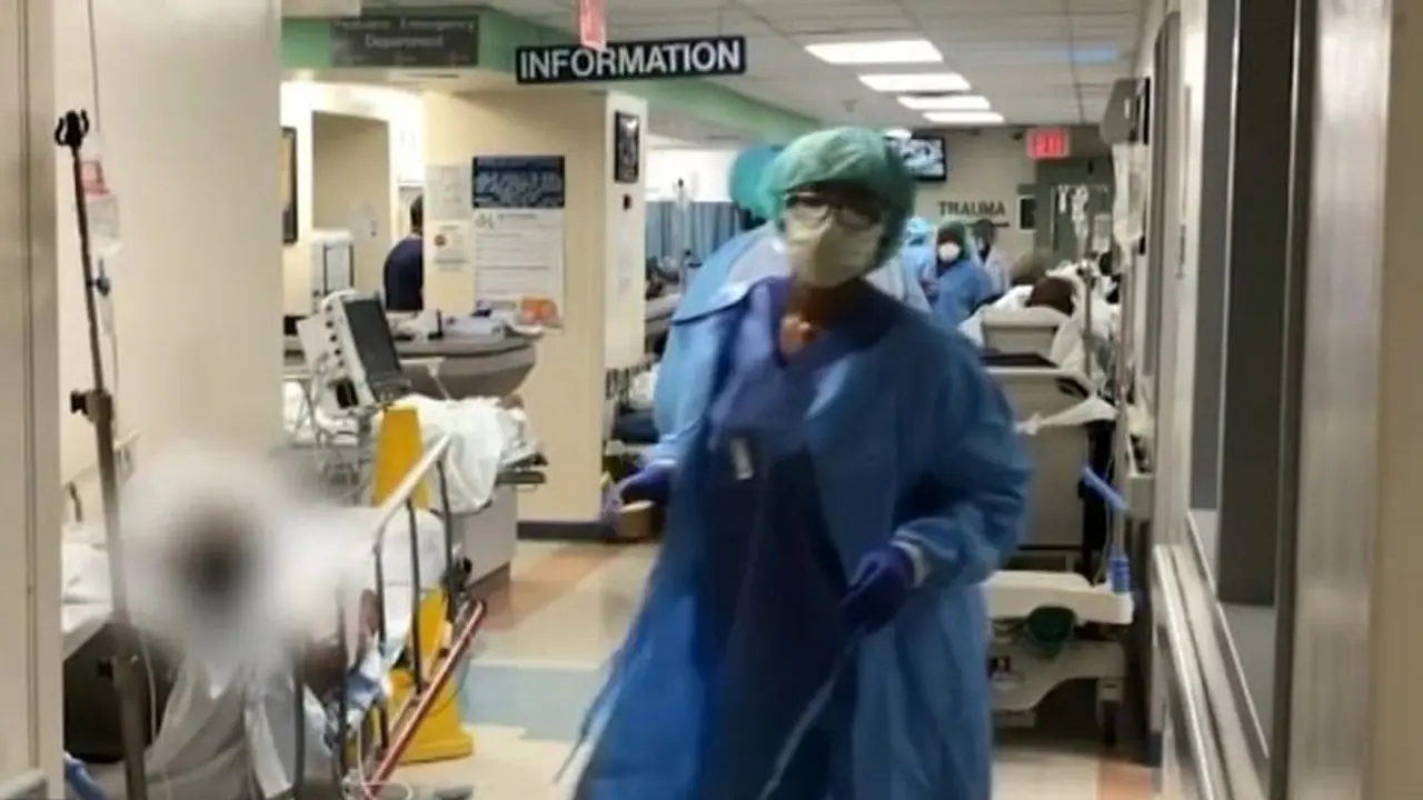 ট্রাম্পের দেশে ৬ সপ্তাহের শিশুকেও কেড়ে নিল মারণ করোনা, একদিনেই মৃত্যু প্রায় হাজার খানেকের ট্রাম্পের দেশে ৬ সপ্তাহের শিশুকেও কেড়ে নিল মারণ করোনা, একদিনেই মৃত্যু প্রায় হাজার খানেকের