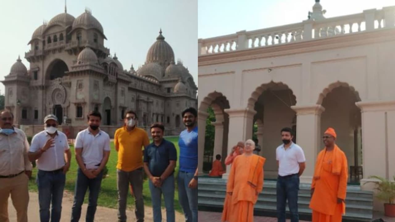 করোনা মোকাবিলায় এবার বেলুরমঠে ২ হাজার কেজি চাল দিলেন সৌরভ