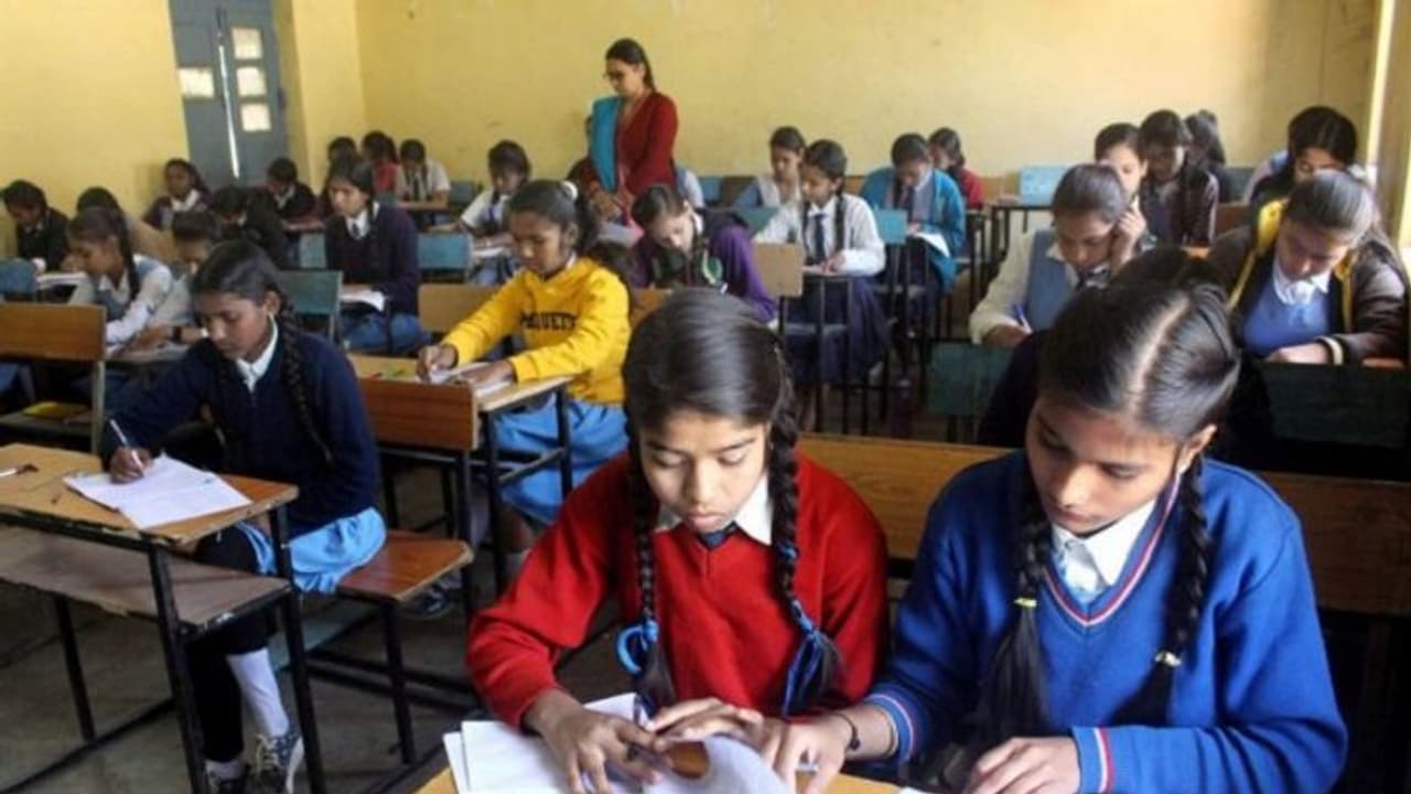 1ರಿಂದ 8ನೇ ತರಗತಿಯ ಎಲ್ಲಾ ವಿದ್ಯಾರ್ಥಿಗಳು ಪಾಸ್: ಕೊರೋನಾದಿಂದ ಸಿಕ್ತು ಗ್ರೇಸ್ 1ರಿಂದ 8ನೇ ತರಗತಿಯ ಎಲ್ಲಾ ವಿದ್ಯಾರ್ಥಿಗಳು ಪಾಸ್: ಕೊರೋನಾದಿಂದ ಸಿಕ್ತು ಗ್ರೇಸ್