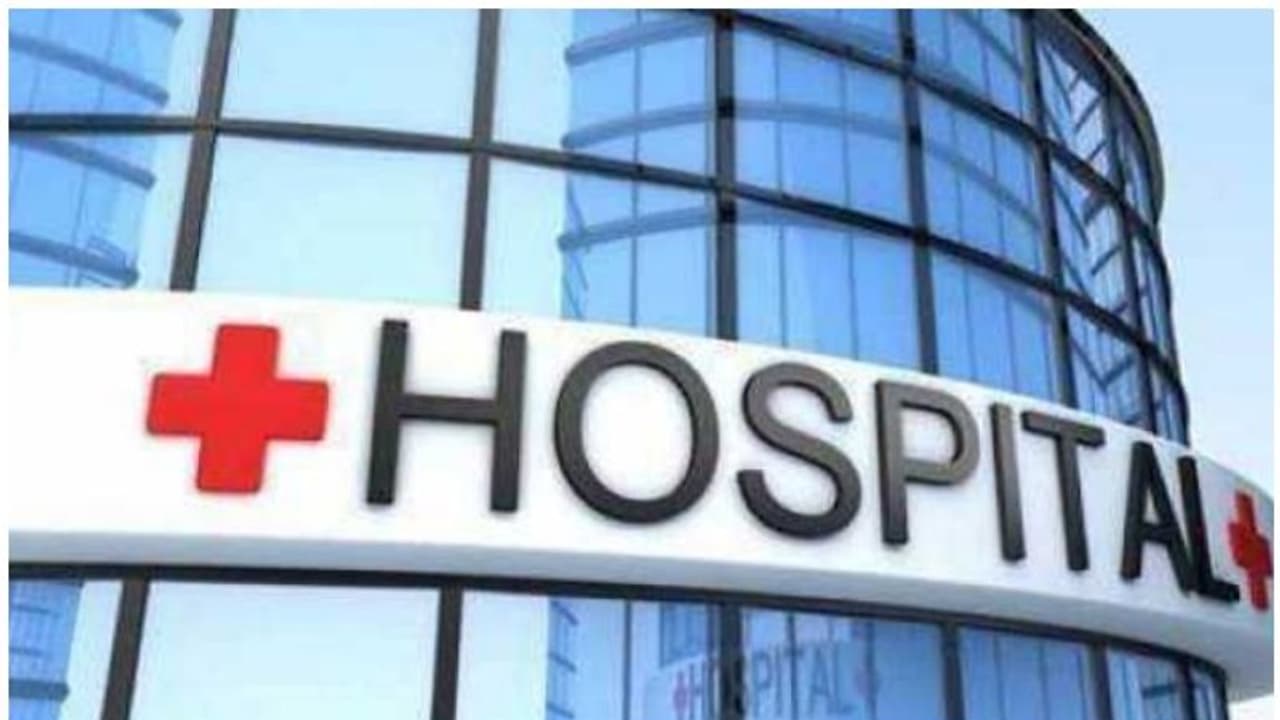 അര്ധരാത്രി രോഗം മൂര്ച്ഛിച്ചു; യുവതിയെ ആശുപത്രിയിലെത്തിക്കാന് വാഹനം വിട്ട് നല്കാതെ തോട്ടം ഉടമ അര്ധരാത്രി രോഗം മൂര്ച്ഛിച്ചു; യുവതിയെ ആശുപത്രിയിലെത്തിക്കാന് വാഹനം വിട്ട് നല്കാതെ തോട്ടം ഉടമ