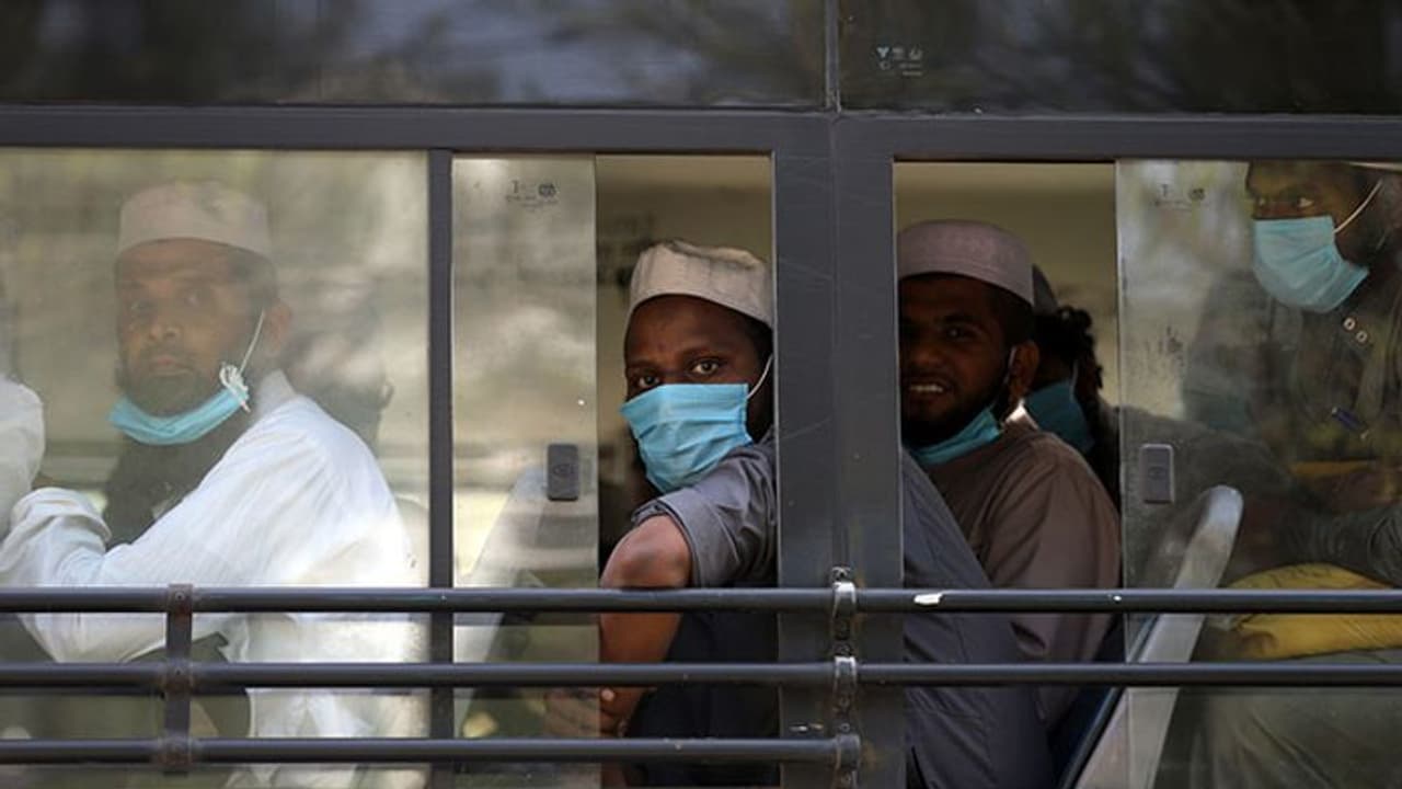 కరోనా కలకలం: నల్గొండలో మతప్రచారానికి వచ్చిన 17 మంది విదేశీయులు, పరీక్షల కోసం గాంధీకి కరోనా కలకలం: నల్గొండలో మతప్రచారానికి వచ్చిన 17 మంది విదేశీయులు, పరీక్షల కోసం గాంధీకి