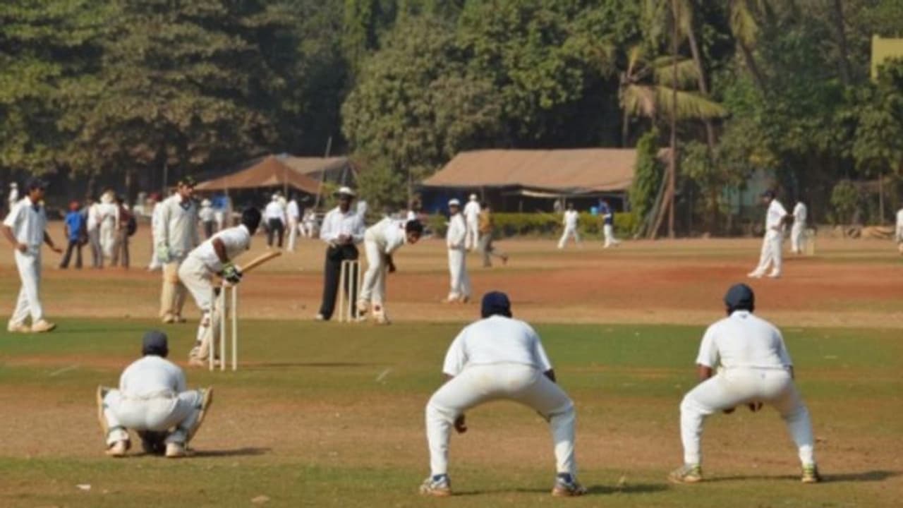 Coronavirus lockdown: Umpires’ group helps Mumbai scorers, match officials Coronavirus lockdown: Umpires’ group helps Mumbai scorers, match officials