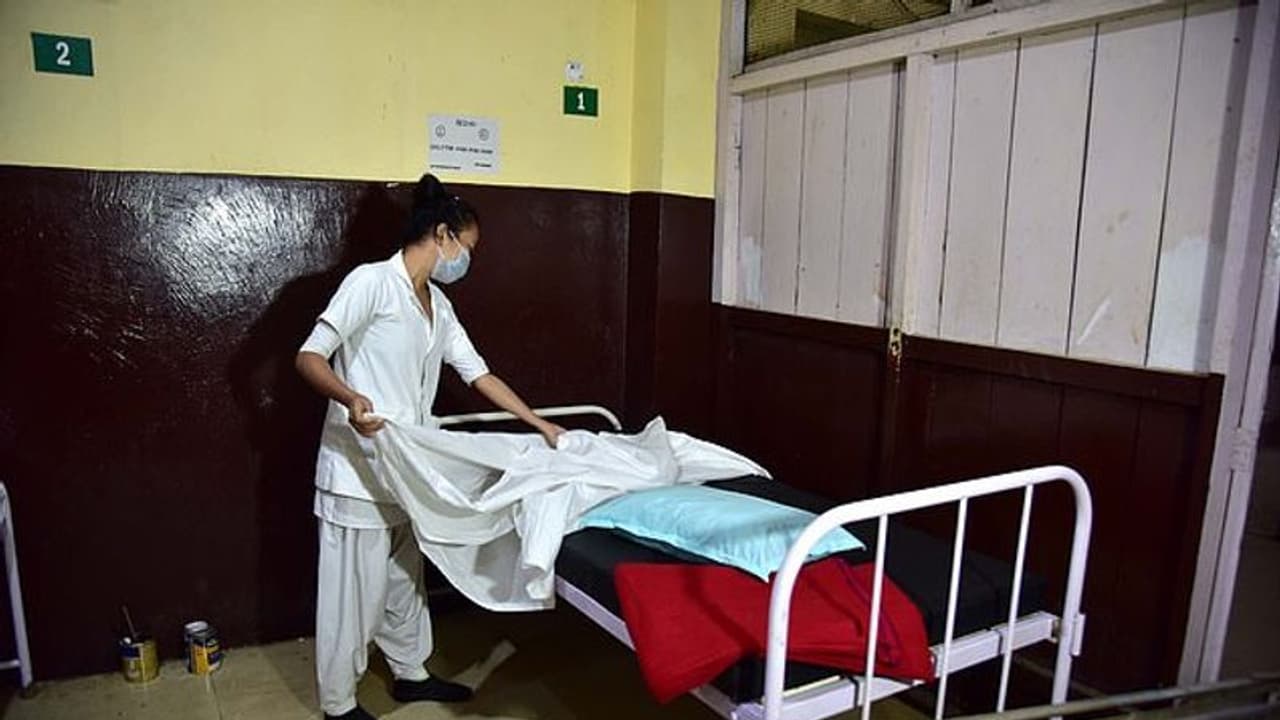 బాలింత ఉన్న గదిలోనే కరోనా రోగి: తల్లి,బిడ్డకు వైరస్