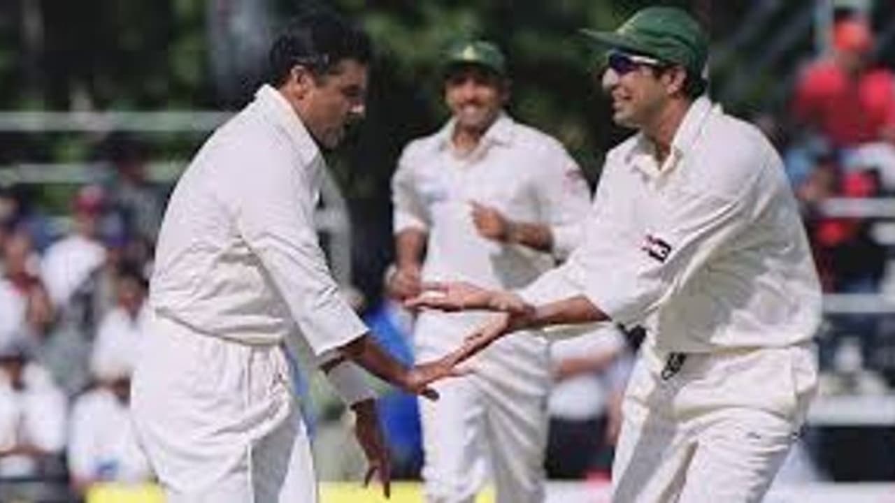 பாகிஸ்தானின் ஆல்டைம் டெஸ்ட் அணி.. வாசிம் அக்ரம் கேப்டன்.. 11 பேருமே முரட்டு வீரர்கள்.. ஷேன் வார்னின் தேர்வு பாகிஸ்தானின் ஆல்டைம் டெஸ்ட் அணி.. வாசிம் அக்ரம் கேப்டன்.. 11 பேருமே முரட்டு வீரர்கள்.. ஷேன் வார்னின் தேர்வு