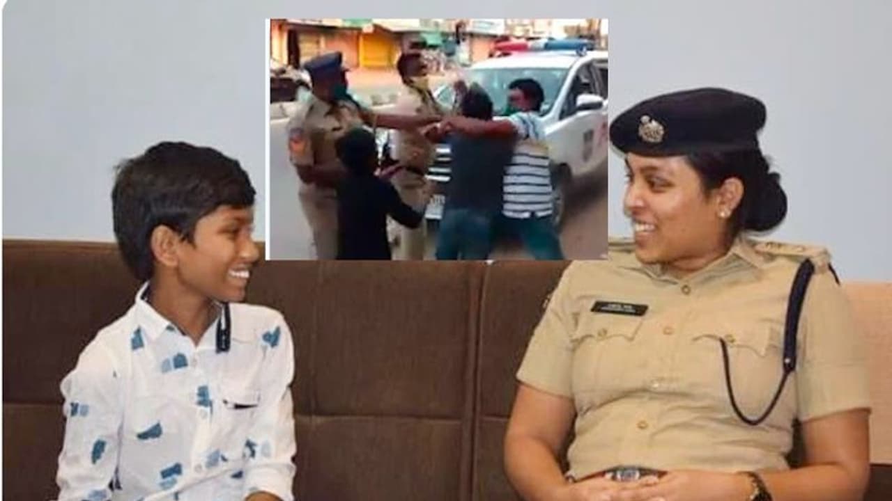 ఫ్రెండ్లీ పోలీసింగ్: వనపర్తి బాధితుడి ఇంటికి ఎస్పీ అపూర్వరావు , ప్రజల ప్రశంసలు ఫ్రెండ్లీ పోలీసింగ్: వనపర్తి బాధితుడి ఇంటికి ఎస్పీ అపూర్వరావు , ప్రజల ప్రశంసలు