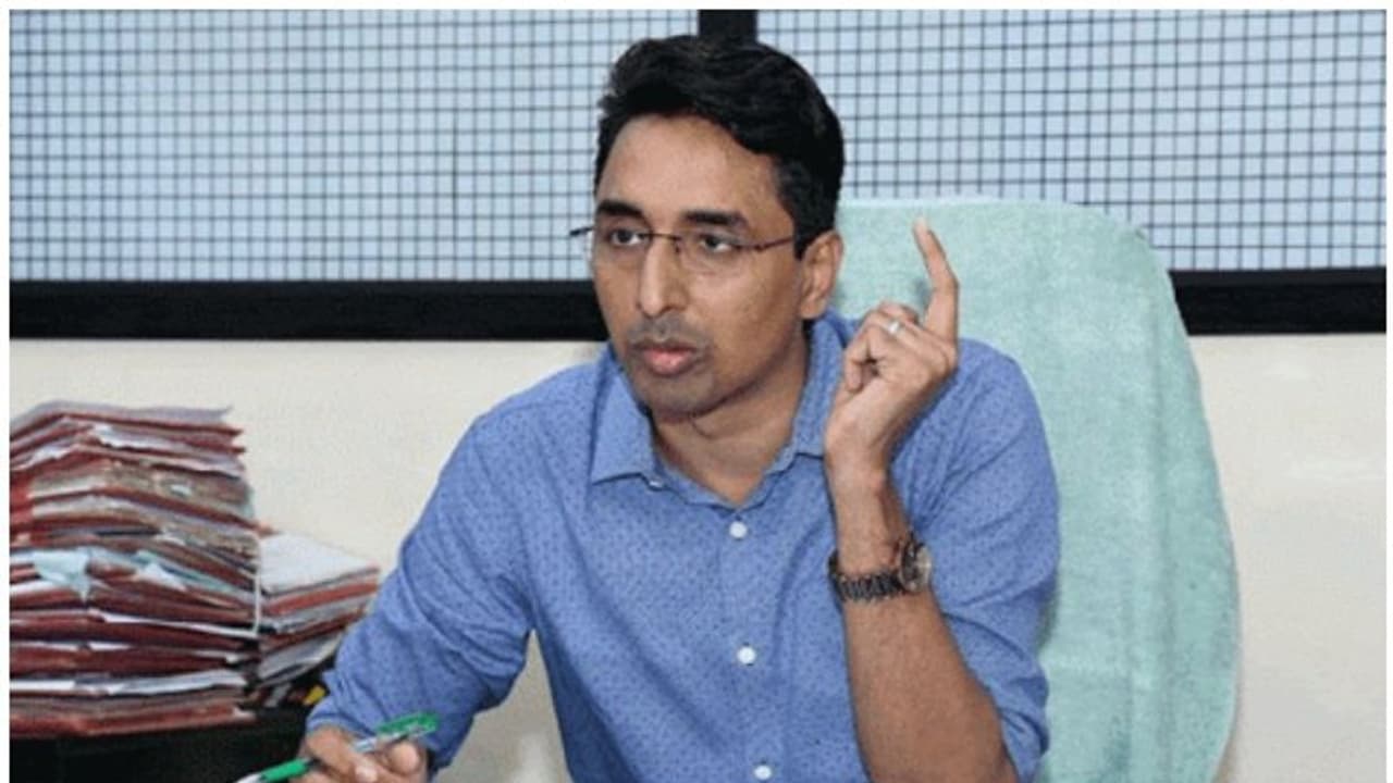 ലൈഫ് മിഷന് കോഴക്കേസ്: പി ബി നൂഹ് ഐഎഎസിന് ഇഡി നോട്ടീസ്, ഇന്ന് ഹാജരാകണം ലൈഫ് മിഷന് കോഴക്കേസ്: പി ബി നൂഹ് ഐഎഎസിന് ഇഡി നോട്ടീസ്, ഇന്ന് ഹാജരാകണം