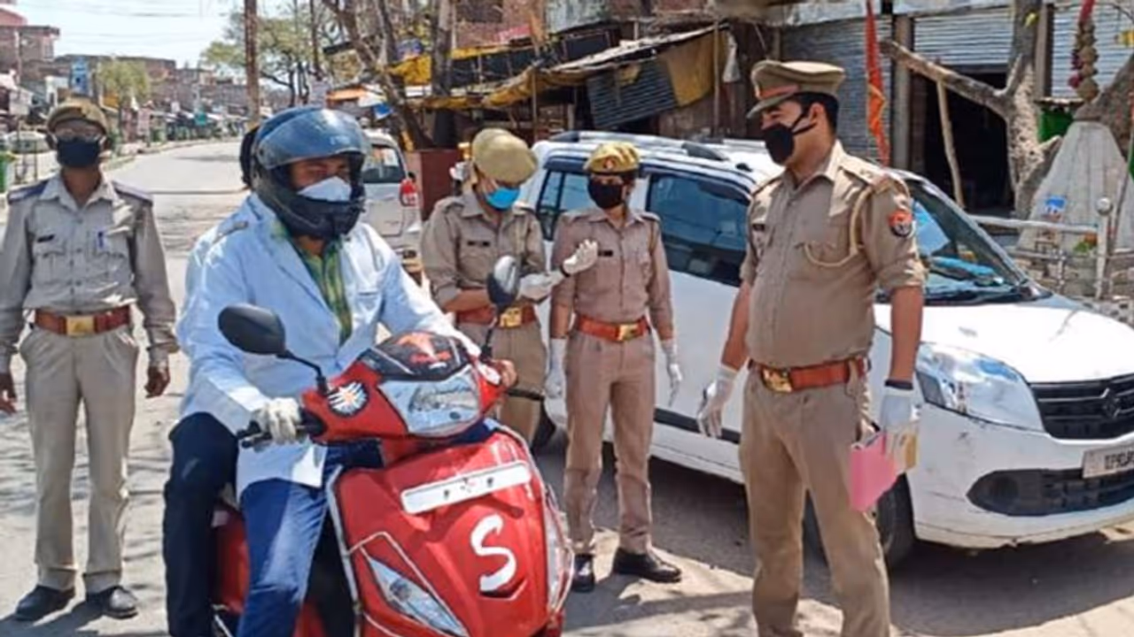 लॉकडाउन तोड़ने वालों पर सख्त हुई योगी सरकार, साढ़े 8 लाख से अधिक वाहनों से वसूले गए 3.67 करोड़ लॉकडाउन तोड़ने वालों पर सख्त हुई योगी सरकार, साढ़े 8 लाख से अधिक वाहनों से वसूले गए 3.67 करोड़