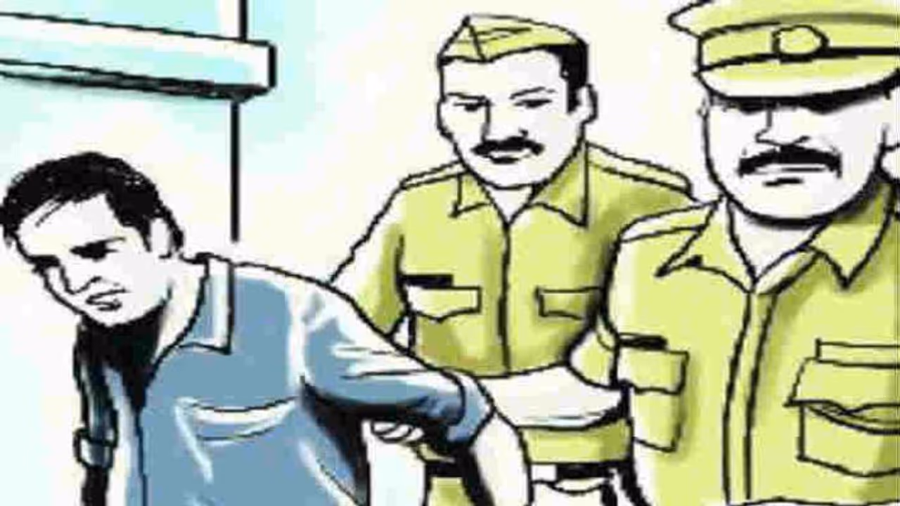 നിരോധനം ലംഘിച്ച് സ്കൂളിൽ ജുമാ നമസ്കാരം; ഈരാറ്റുപേട്ടയിൽ 23 പേർ അറസ്റ്റിൽ നിരോധനം ലംഘിച്ച് സ്കൂളിൽ ജുമാ നമസ്കാരം; ഈരാറ്റുപേട്ടയിൽ 23 പേർ അറസ്റ്റിൽ