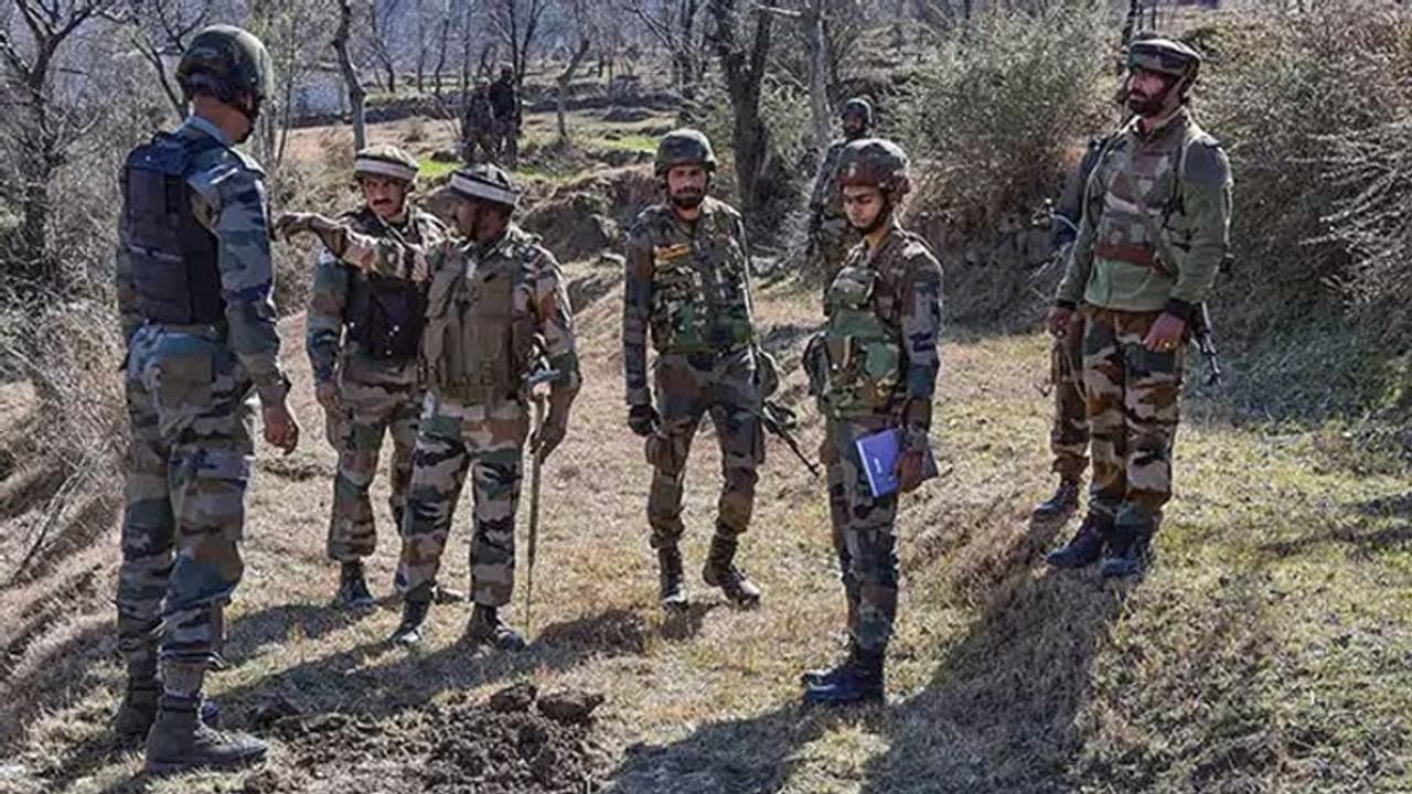 இந்திய ராணுவ வீரர் வீரமரணம்..! காஷ்மீரில் 9 தீவிரவாதிகள் சுட்டுக்கொலை..! இந்திய ராணுவ வீரர் வீரமரணம்..! காஷ்மீரில் 9 தீவிரவாதிகள் சுட்டுக்கொலை..!