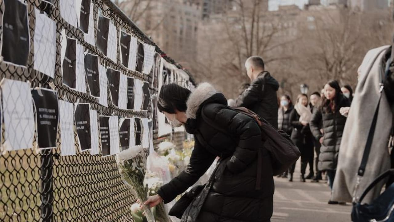 அரைக்கம்பத்தில் தேசிய கொடி..! கண்ணீரில் சீன மக்கள்..! அரைக்கம்பத்தில் தேசிய கொடி..! கண்ணீரில் சீன மக்கள்..!