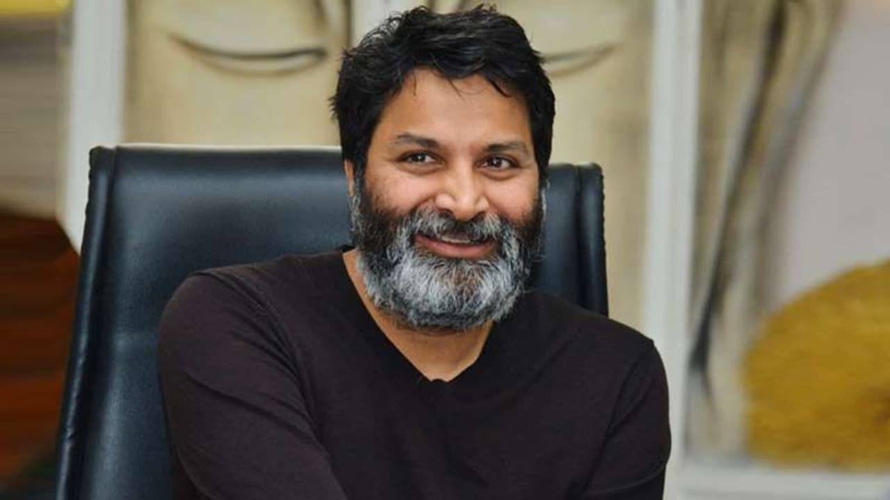 గ్యాప్ లో కమిట్మెంట్ ఫినిష్ చేస్తున్న త్రివిక్రమ్‌..!