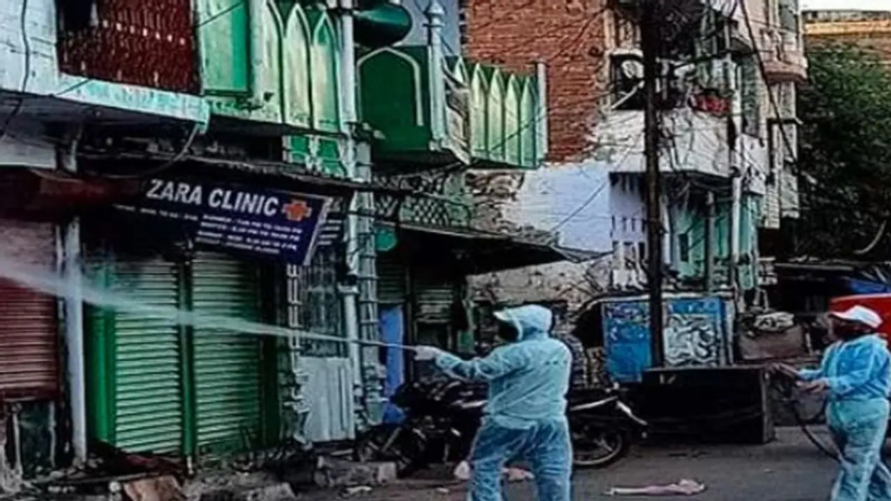 করোনা আক্রান্ত দম্পতির বাড়ি দাওয়াত, কোয়ারেন্টাইনে যেতে হল ২৬ হাজার মানুষকে