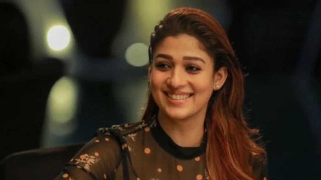 నయనతార భారీ విరాళం.. సౌత్లో తొలి నటి ఈమే! నయనతార భారీ విరాళం.. సౌత్లో తొలి నటి ఈమే!