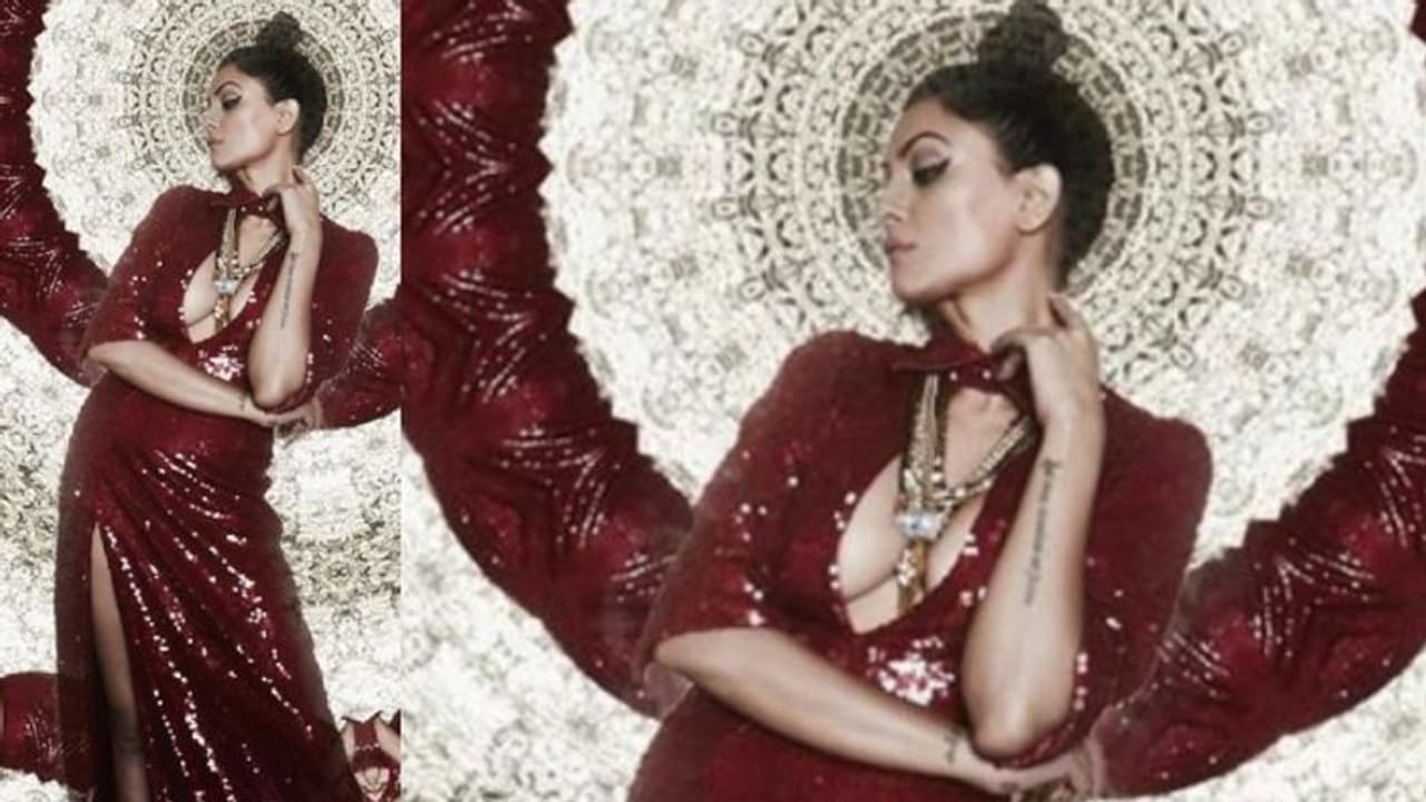 క్వారెంటైన్లో కాక రేపుతోంది.. హాట్ ఫోటో పోస్ట్ చేసిన సుస్మిత క్వారెంటైన్లో కాక రేపుతోంది.. హాట్ ఫోటో పోస్ట్ చేసిన సుస్మిత