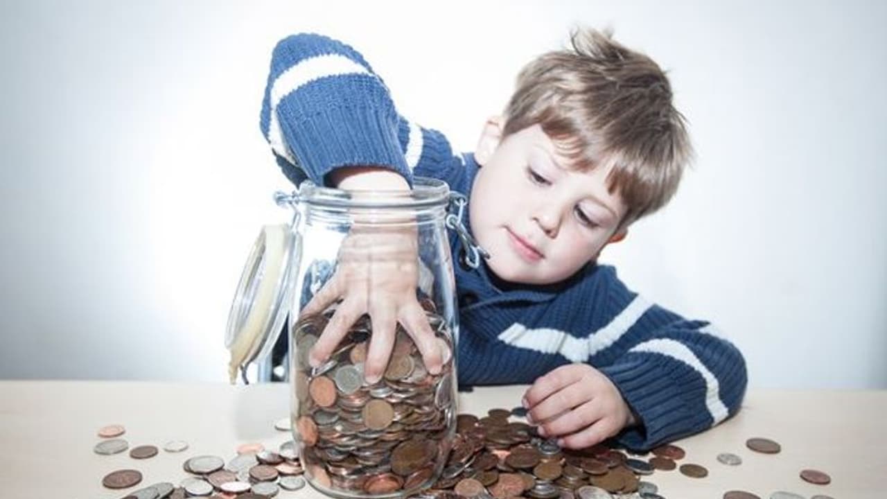 Corona warriors: Kids donate money to help needy, handover piggy banks to police Corona warriors: Kids donate money to help needy, handover piggy banks to police