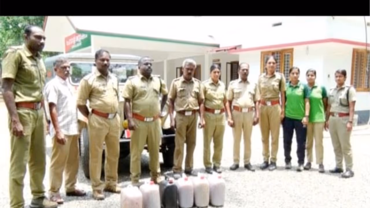 മുണ്ടക്കയം മേഖലയില് വ്യാപക ചാരായ വാറ്റ്; കര്ശന പരിശോധനയുമായി എക്സൈസും പൊലീസും മുണ്ടക്കയം മേഖലയില് വ്യാപക ചാരായ വാറ്റ്; കര്ശന പരിശോധനയുമായി എക്സൈസും പൊലീസും