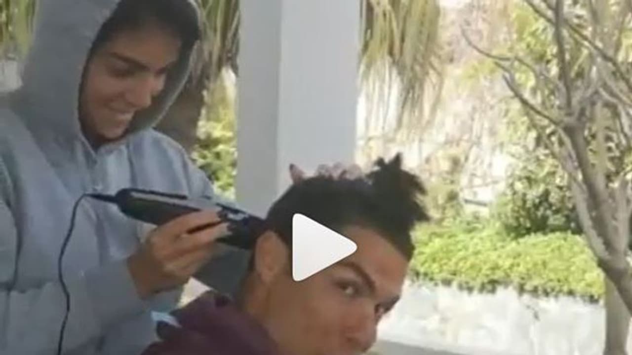 വീട്ടില് സുഖം; കൊറോണക്കാലത്ത് രസകരമായ വീഡിയോ പങ്കുവച്ച് ക്രിസ്റ്റ്യാനോ വീട്ടില് സുഖം; കൊറോണക്കാലത്ത് രസകരമായ വീഡിയോ പങ്കുവച്ച് ക്രിസ്റ്റ്യാനോ