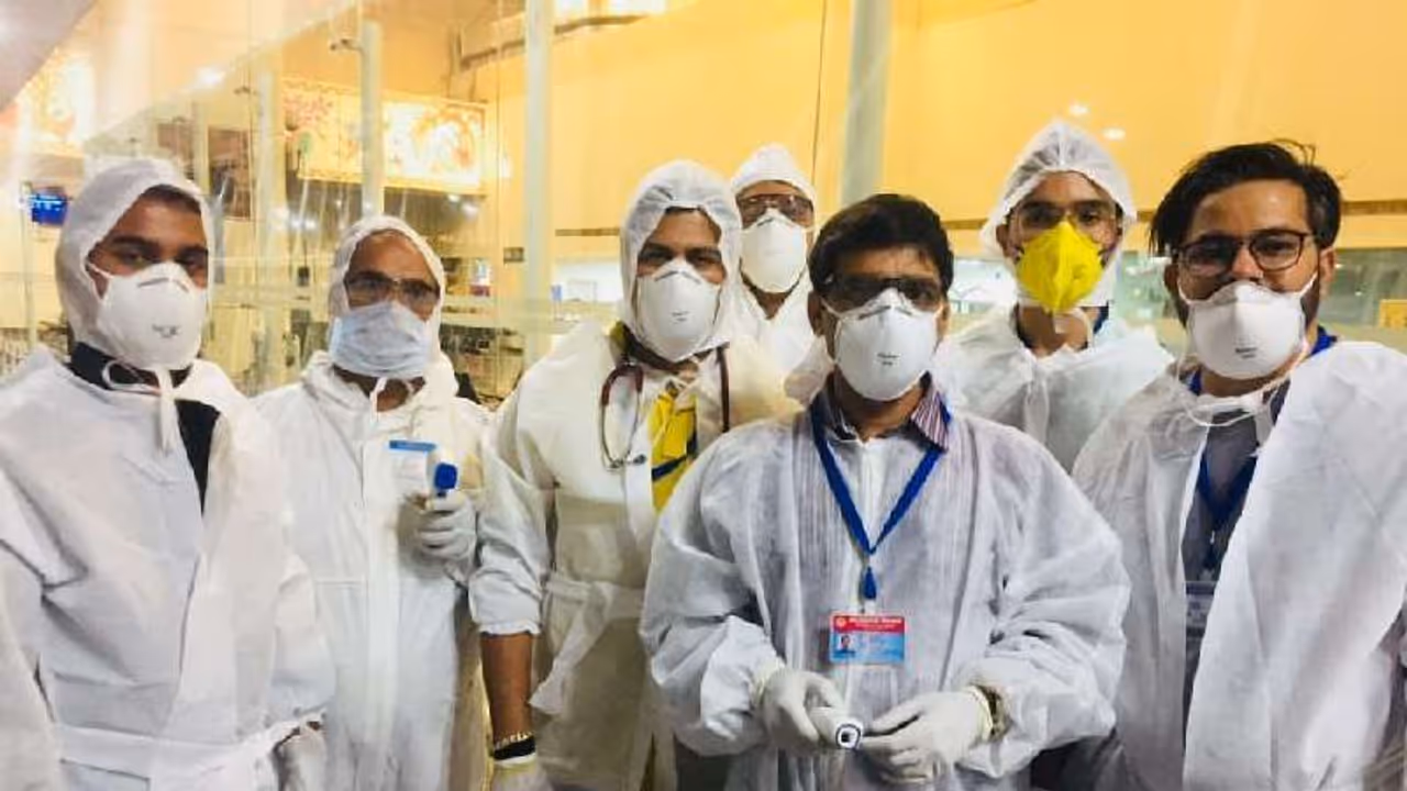 করোনা আতঙ্ক থেকে এবার মুক্তি, আক্রান্তদের সাহস জোগাতে কোয়ারেন্টাইনে মনোবিদ নিয়োগ রাজ্যের করোনা আতঙ্ক থেকে এবার মুক্তি, আক্রান্তদের সাহস জোগাতে কোয়ারেন্টাইনে মনোবিদ নিয়োগ রাজ্যের