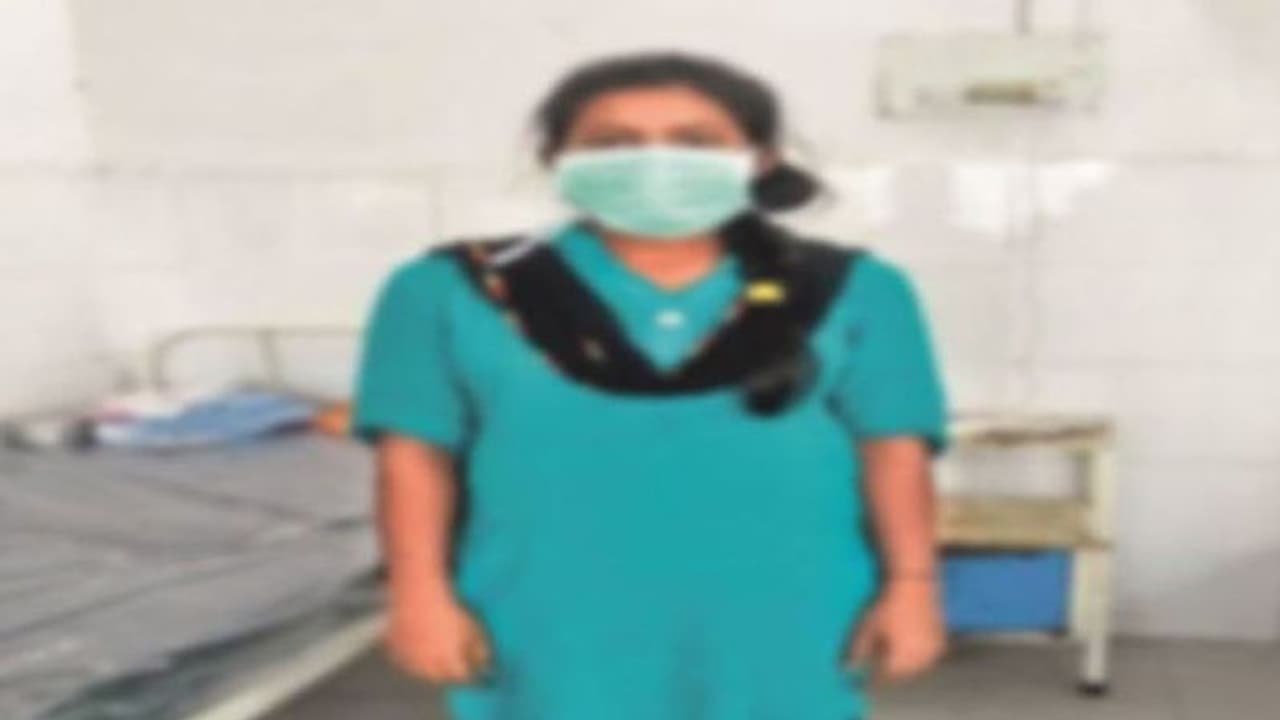 बिहार में ठीक हुआ कोरोना से बीमार चौथा मरीज, मुंगेर के लड़के से संक्रमित हुई नर्स फिट; लौटी घर बिहार में ठीक हुआ कोरोना से बीमार चौथा मरीज, मुंगेर के लड़के से संक्रमित हुई नर्स फिट; लौटी घर