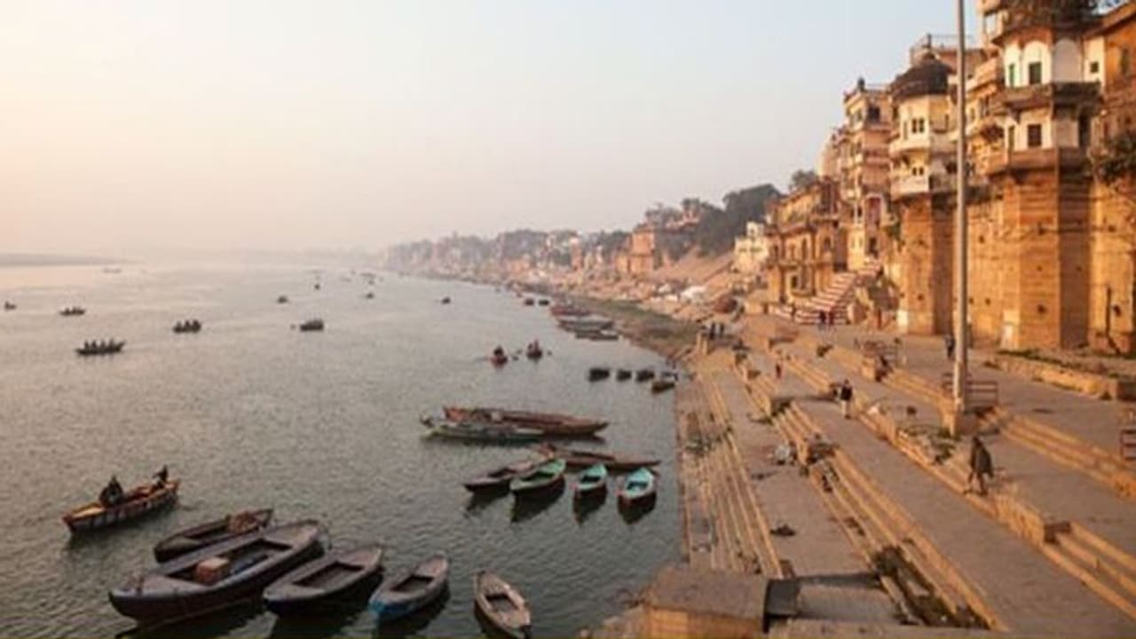 യുപിയിൽ അഞ്ച് മക്കളെ മാതാവ് ഗംഗ നദിയിലേക്ക് വലിച്ചെറിഞ്ഞു; രണ്ടു കുട്ടികളുടെ മൃതദേഹം കണ്ടെത്തി യുപിയിൽ അഞ്ച് മക്കളെ മാതാവ് ഗംഗ നദിയിലേക്ക് വലിച്ചെറിഞ്ഞു; രണ്ടു കുട്ടികളുടെ മൃതദേഹം കണ്ടെത്തി