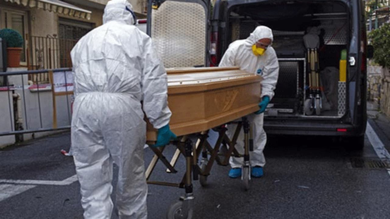 கொரோனாவின் கோரப்பசிக்கு இரையாகும் பொதுமக்கள்... உலக முழுவதும் 65,000 பேர் உயிரிழந்த பரிதாபம்..!