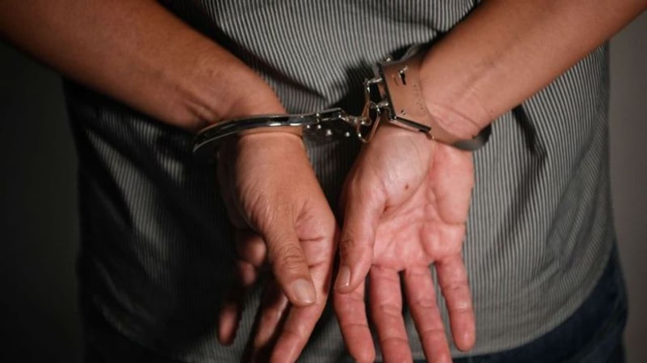 7 വയസ്സുകാരിയെ ബലാത്സംഗം ചെയ്ത് കൊലപ്പെടുത്തിയ കേസില് അമ്മാവന് വധശിക്ഷ 7 വയസ്സുകാരിയെ ബലാത്സംഗം ചെയ്ത് കൊലപ്പെടുത്തിയ കേസില് അമ്മാവന് വധശിക്ഷ