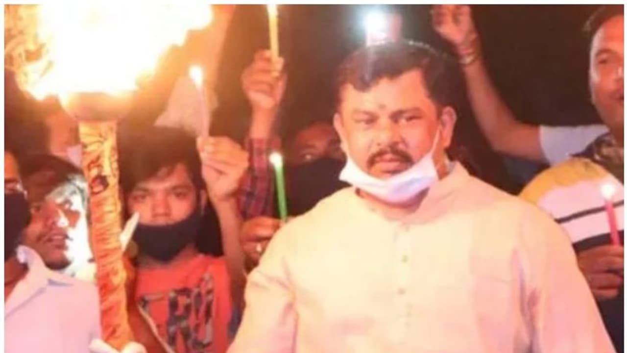 বিরোধী চাপে অবশেষে সক্রিয় ফেসবুক, বিদ্বেষমূলক ভাষণের জন্য বিজেপি বিধায়কের অ্যাকাউন্ট হল বন্ধ