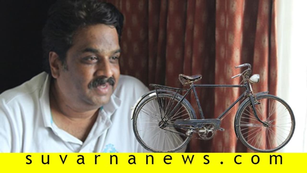 ಟ್ರಾಫಿಕ್ ಪೊಲೀಸ್ ಹತ್ರ ಸಿಕ್ಕಾಕ್ಕೊಂಡ ಲಿಂಗದೇವರು; ಇದೊಂದು ಸೈಕಲ್ ಕಥೆ! ಟ್ರಾಫಿಕ್ ಪೊಲೀಸ್ ಹತ್ರ ಸಿಕ್ಕಾಕ್ಕೊಂಡ ಲಿಂಗದೇವರು; ಇದೊಂದು ಸೈಕಲ್ ಕಥೆ!