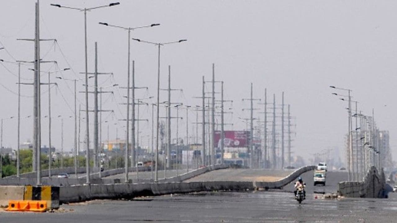 মাত্র ৯ মিনিটেই কেল্লাফতে, মোদীর ডাকে আলো নিভিয়ে সাশ্রয় ৩২ জিগাওয়াট বিদ্যুৎ মাত্র ৯ মিনিটেই কেল্লাফতে, মোদীর ডাকে আলো নিভিয়ে সাশ্রয় ৩২ জিগাওয়াট বিদ্যুৎ