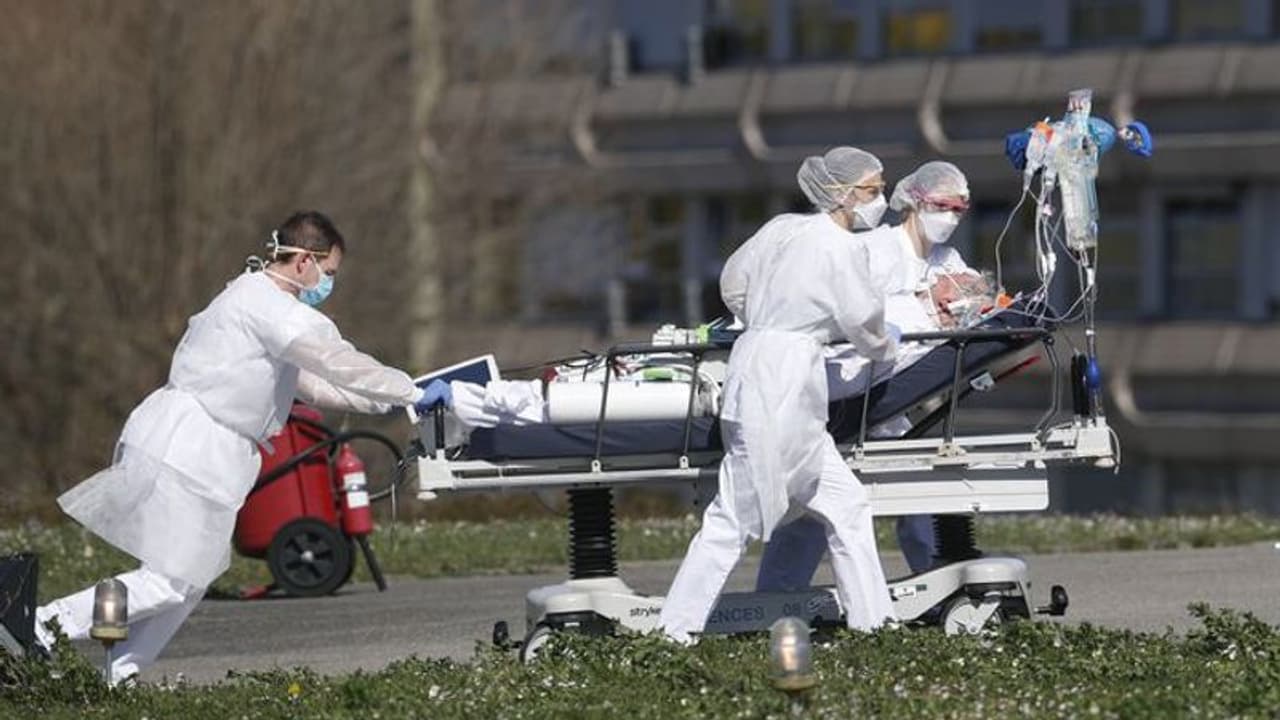 கொரோனா வந்தால் அந்த இரண்டு நாள் ரொம்ப பத்திரமா இருக்கணும்..!! மருத்துவ ஆய்வாளர்கள் வெளியிட்ட அதிர்ச்சி..!!