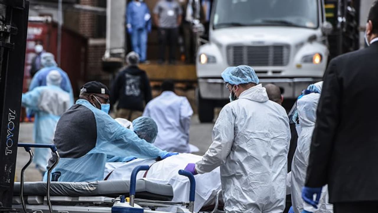 ఐజలో నాలుగు కరోనా పాజిటివ్ కేసులు: తెలంగాణలో పెరుగుతున్న సంఖ్య