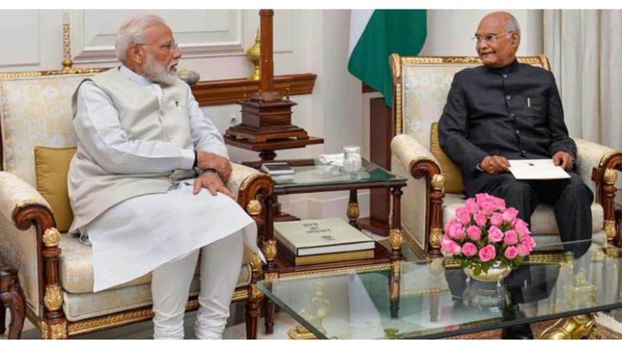 കൊവിഡ് സാമ്പത്തിക പ്രതിസന്ധി; രാഷ്ട്രപതിയുടെയും പ്രധാനമന്ത്രിയുടെയും എംപിമാരുടെയും ശമ്പളം കുറയ്ക്കും കൊവിഡ് സാമ്പത്തിക പ്രതിസന്ധി; രാഷ്ട്രപതിയുടെയും പ്രധാനമന്ത്രിയുടെയും എംപിമാരുടെയും ശമ്പളം കുറയ്ക്കും