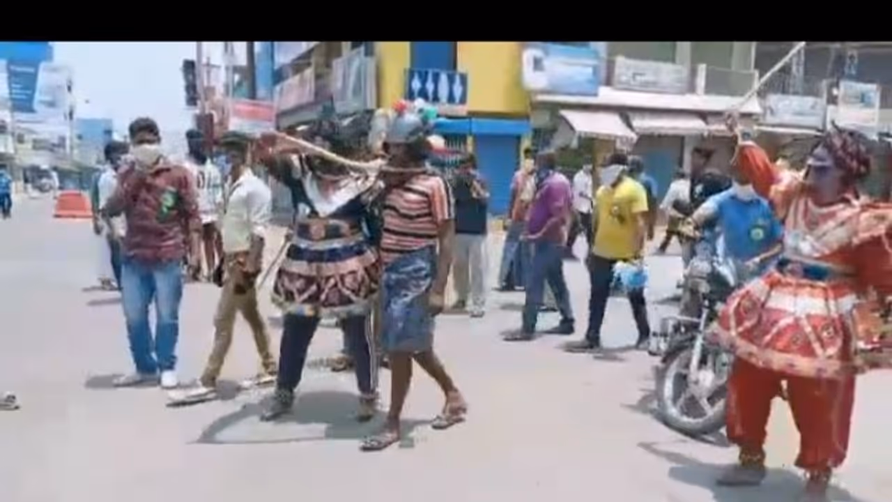 அடுத்த கட்ட மாஸ் விழிப்புணர்வு! கொரோனா குறித்து "எமன்" வேடத்தில் விழிப்புணர்வு..!