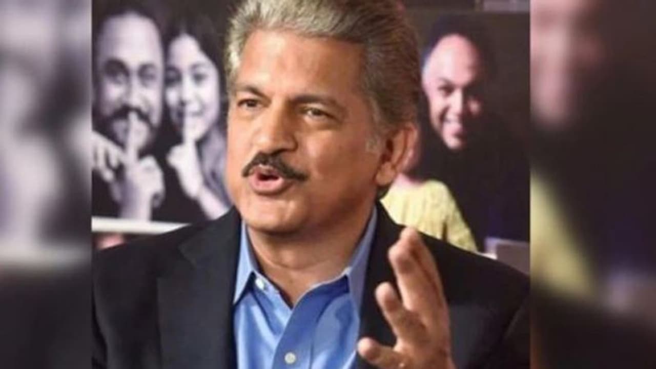 വർക്ക് ഫ്രം ഹോം; വീഡിയോ കോളുകളിൽ ഷർട്ടിനൊപ്പം ​ധരിക്കുന്നത് ലുങ്കിയെന്ന് ആനന്ദ് മഹീന്ദ്ര