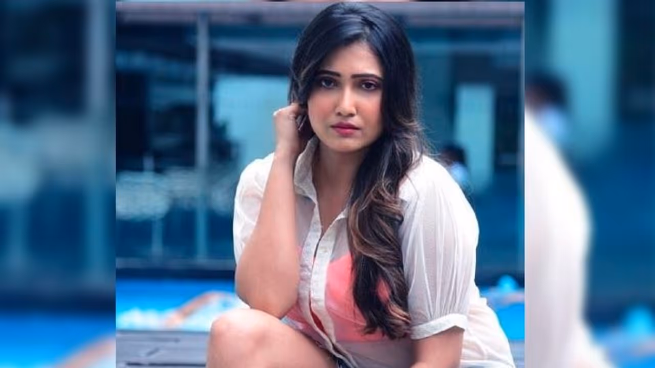 বিশেষ একজনকে পাশে পেয়েছেন সম্পূর্ণা, লকডাউন কাটছে সোনালি মুহূর্তে বিশেষ একজনকে পাশে পেয়েছেন সম্পূর্ণা, লকডাউন কাটছে সোনালি মুহূর্তে