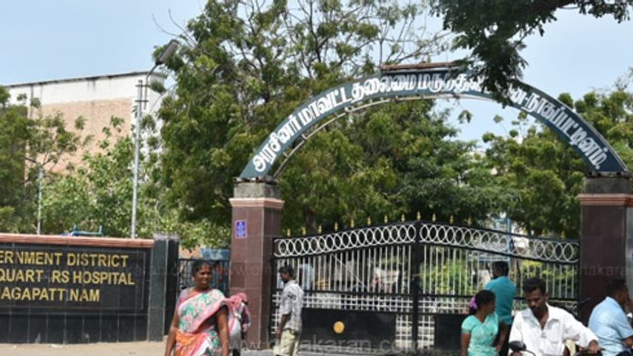 நாகையில் கொரோனா வார்டில் அனுமதிக்கப்பட்டவர் மூச்சுதிணறலால் பலி.!! நாகையில் கொரோனா வார்டில் அனுமதிக்கப்பட்டவர் மூச்சுதிணறலால் பலி.!!