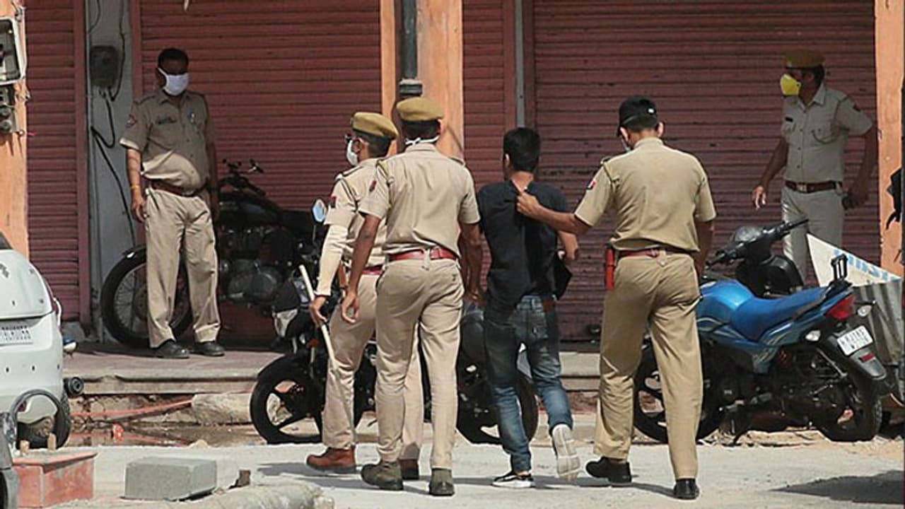 ಲಾಕ್ಡೌನ್ ಉಲ್ಲಂಘಿಸಿದರೆ ಈ ಕಾಯ್ದೆ ಅಡಿಯಲ್ಲಿ ಕೇಸು ಹಾಕಬಹುದು! ಲಾಕ್ಡೌನ್ ಉಲ್ಲಂಘಿಸಿದರೆ ಈ ಕಾಯ್ದೆ ಅಡಿಯಲ್ಲಿ ಕೇಸು ಹಾಕಬಹುದು!