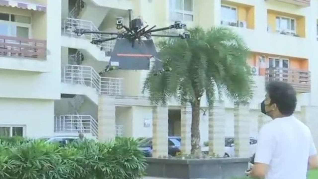 করোনাভাইরাস মোকাবিলায় এবার কি হাতিয়ার হবে ড্রোন, সেই পথেই লখনউর বিজ্ঞানী