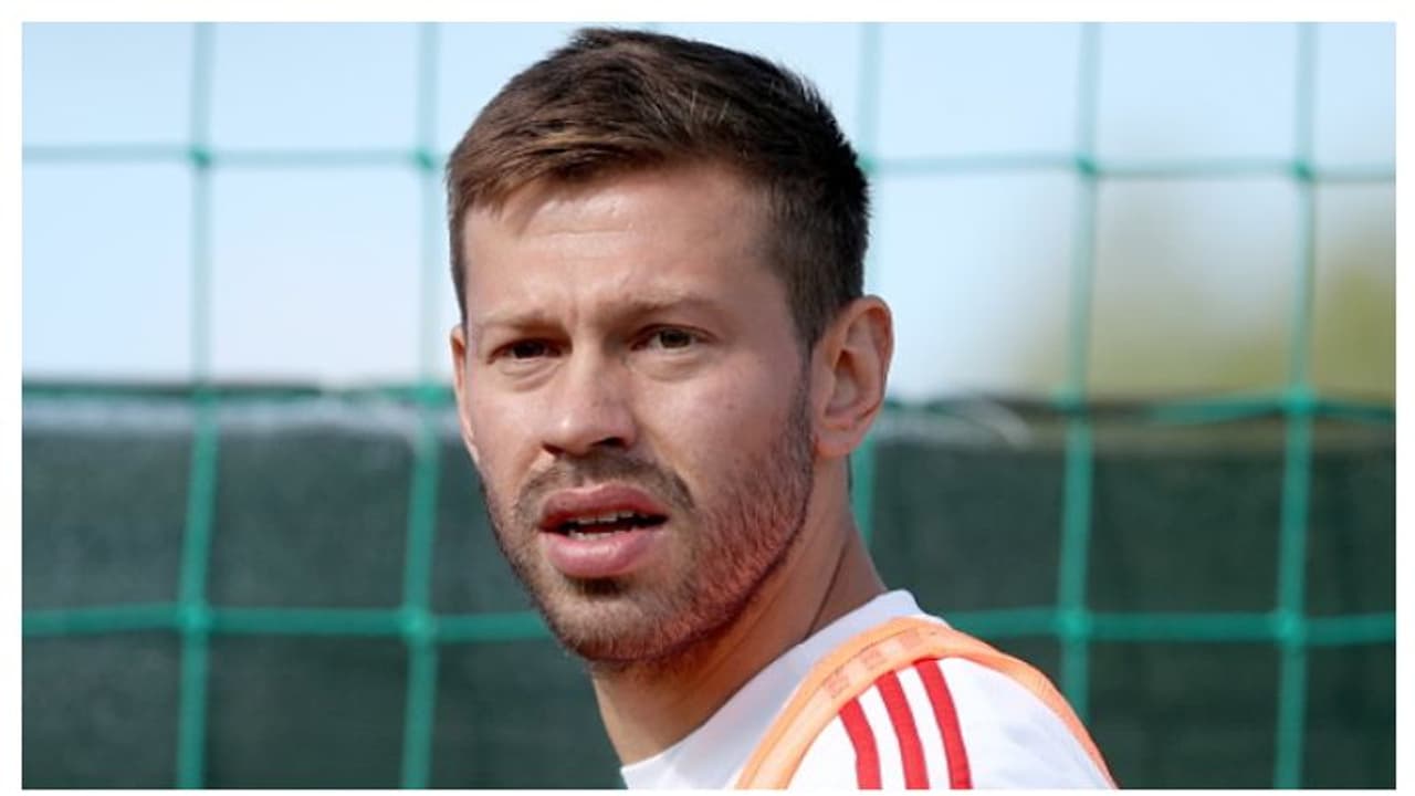 স্পেনের লকডাউনের নিয়ম অগ্রাহ্য করে দেশে ফিরলেন স্মলভ স্পেনের লকডাউনের নিয়ম অগ্রাহ্য করে দেশে ফিরলেন স্মলভ