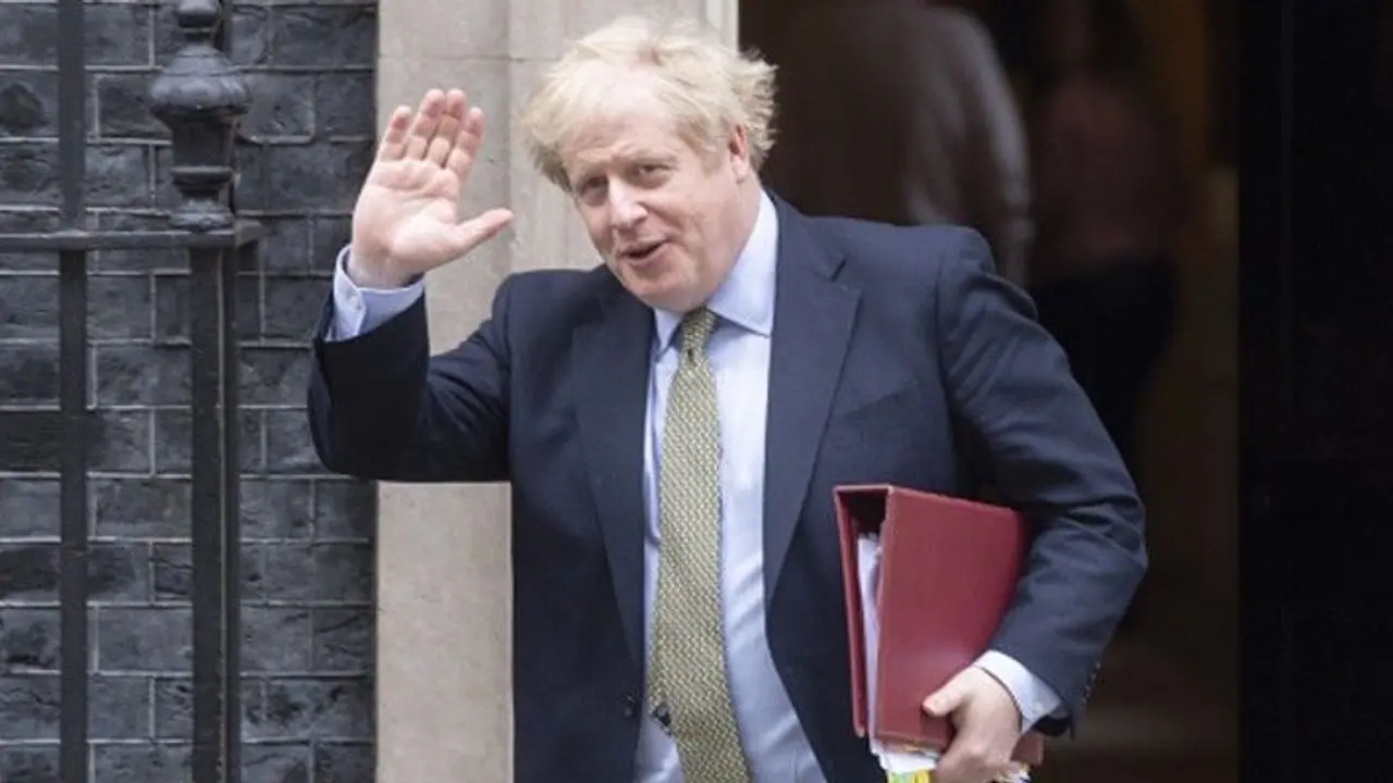 கொரோனாவால் பாதிக்கப்பட்டு சீரியஸாக இருந்த இங்கிலாந்து பிரதமர் மருத்துவமனையில் இருந்து டிஸ்சார்ஜ் கொரோனாவால் பாதிக்கப்பட்டு சீரியஸாக இருந்த இங்கிலாந்து பிரதமர் மருத்துவமனையில் இருந்து டிஸ்சார்ஜ்