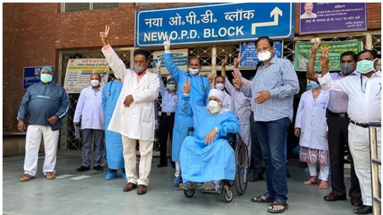 ദില്ലിയിൽ നിന്നും വീണ്ടും ആശ്വാസ വാർത്ത; 73 കാരൻ കൊവിഡ് 19 സുഖപ്പെട്ട് ആശുപത്രി വിട്ടു ദില്ലിയിൽ നിന്നും വീണ്ടും ആശ്വാസ വാർത്ത; 73 കാരൻ കൊവിഡ് 19 സുഖപ്പെട്ട് ആശുപത്രി വിട്ടു