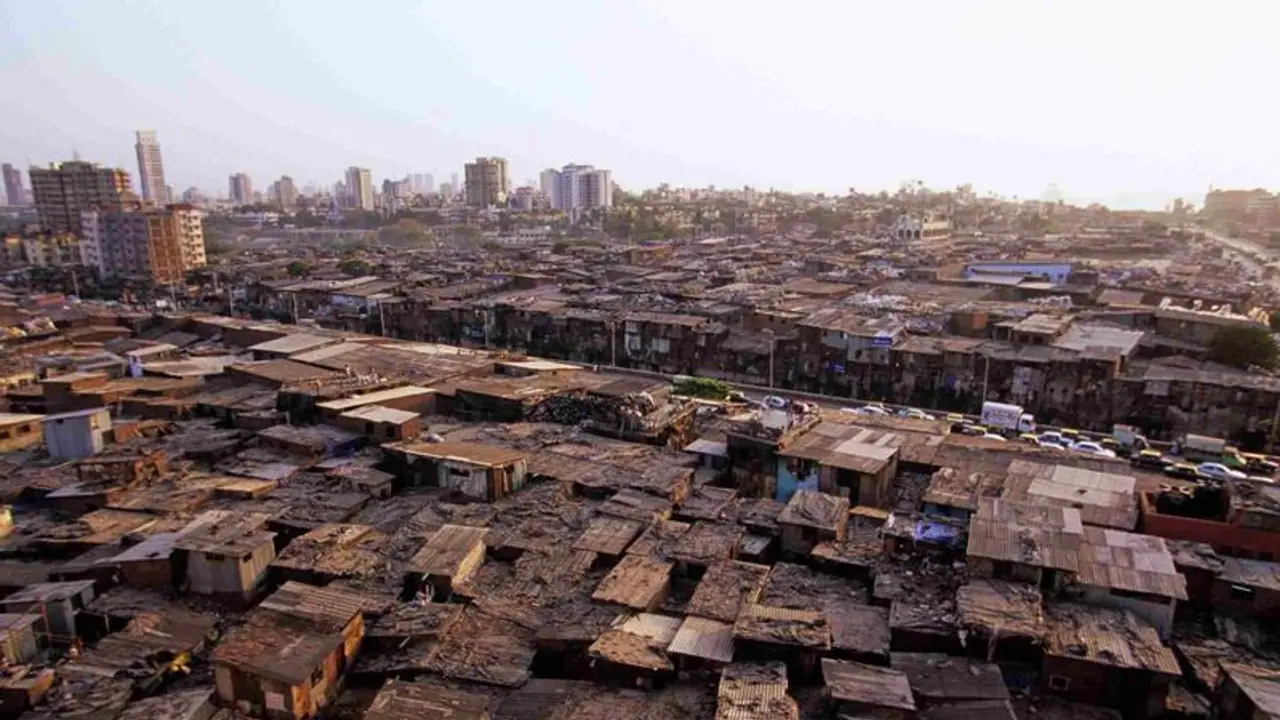 கழிப்பறைகளை சுத்தப்படுத்தும் பணியில் தீயணைப்பு வீரர்கள்.! அரசு அதிரடி உத்தரவு.!!