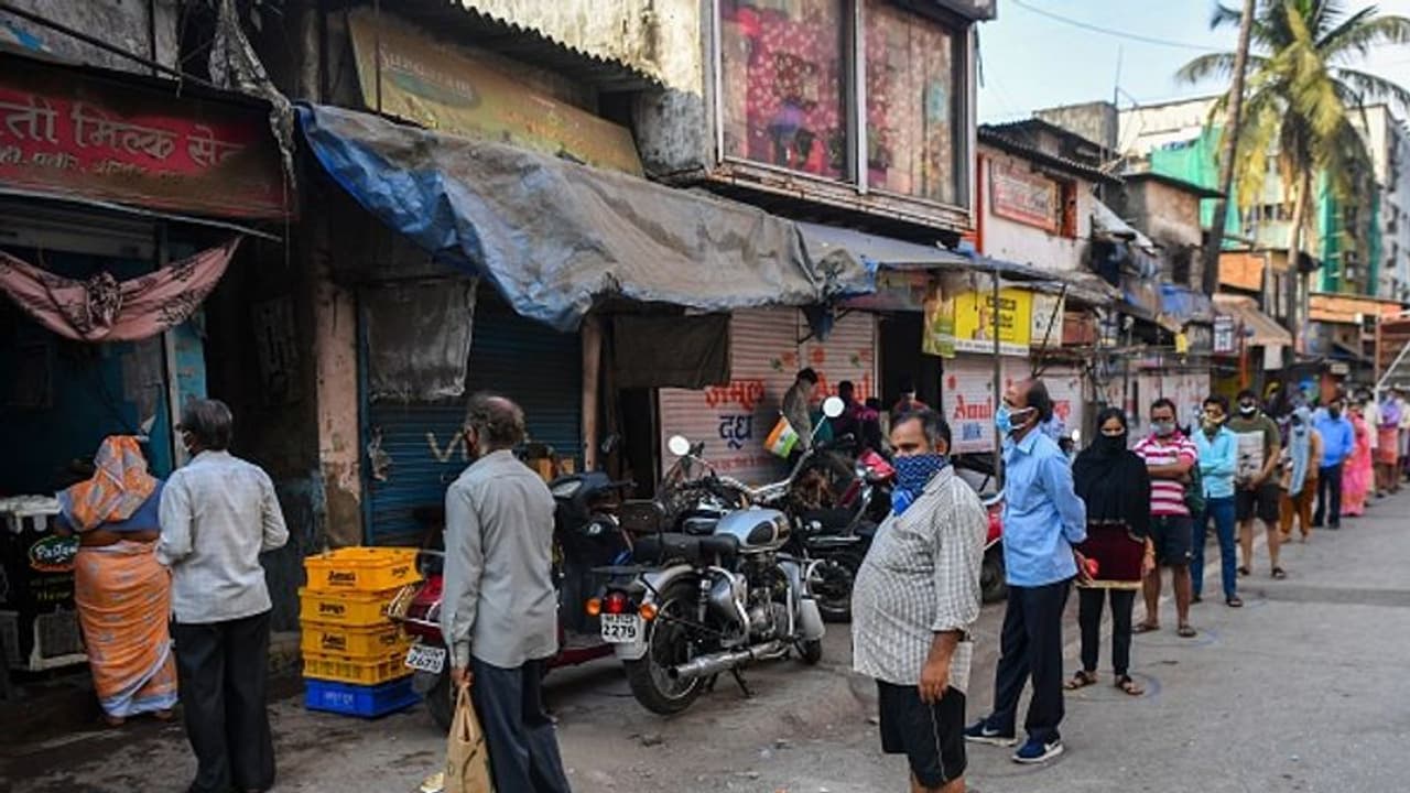 ৩৮১টি সংক্রমণ প্রবণ এলাকা চিহ্নিত মুম্বইতে, আক্রান্তের সংখ্যা ছুঁতে চলল ৭০০ গণ্ডি