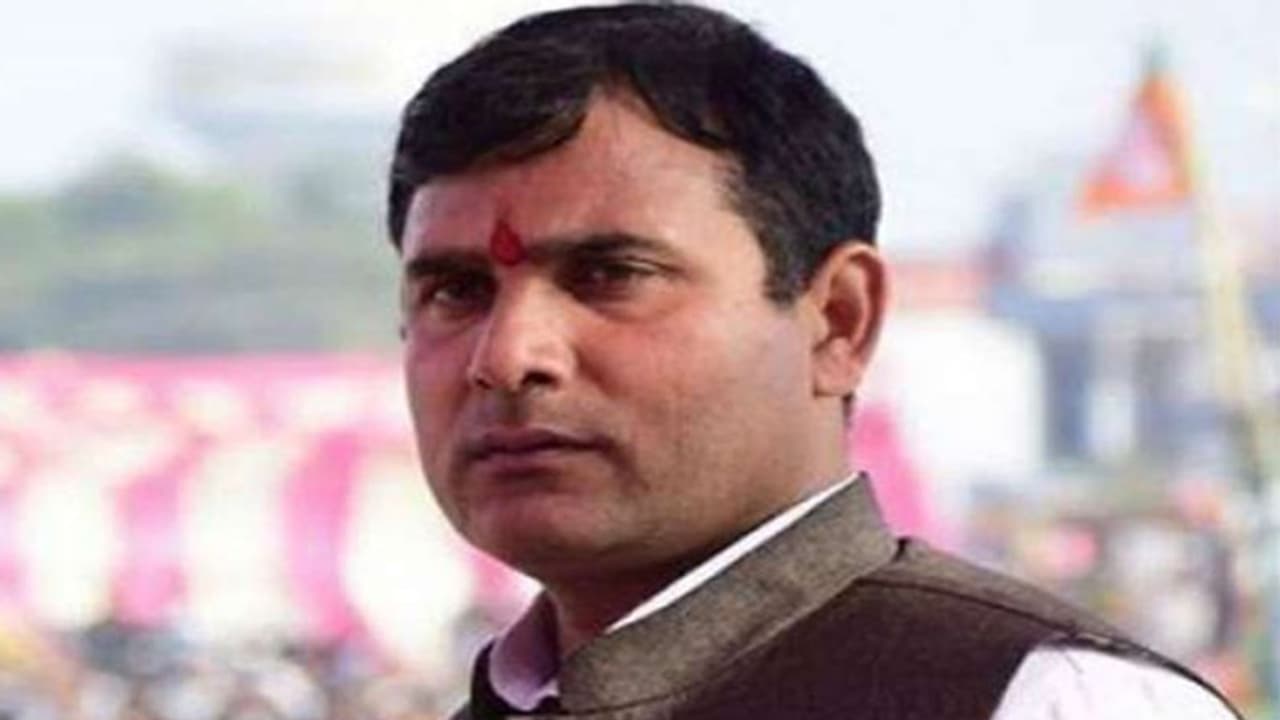 बीजेपी MLA ने कहा, केजरीवाल भी तबलीगी जमात की साजिश का हिस्सा, मौलाना साद को फांसी दो बीजेपी MLA ने कहा, केजरीवाल भी तबलीगी जमात की साजिश का हिस्सा, मौलाना साद को फांसी दो