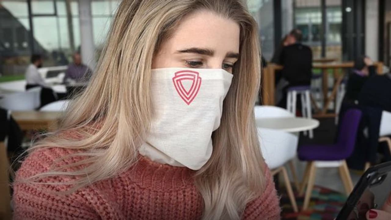 కరోనాకు స్పెషల్ మాస్క్లు: వైరస్ను చంపేస్తుందట.. ధర ఎంతంటే...!! కరోనాకు స్పెషల్ మాస్క్లు: వైరస్ను చంపేస్తుందట.. ధర ఎంతంటే...!!