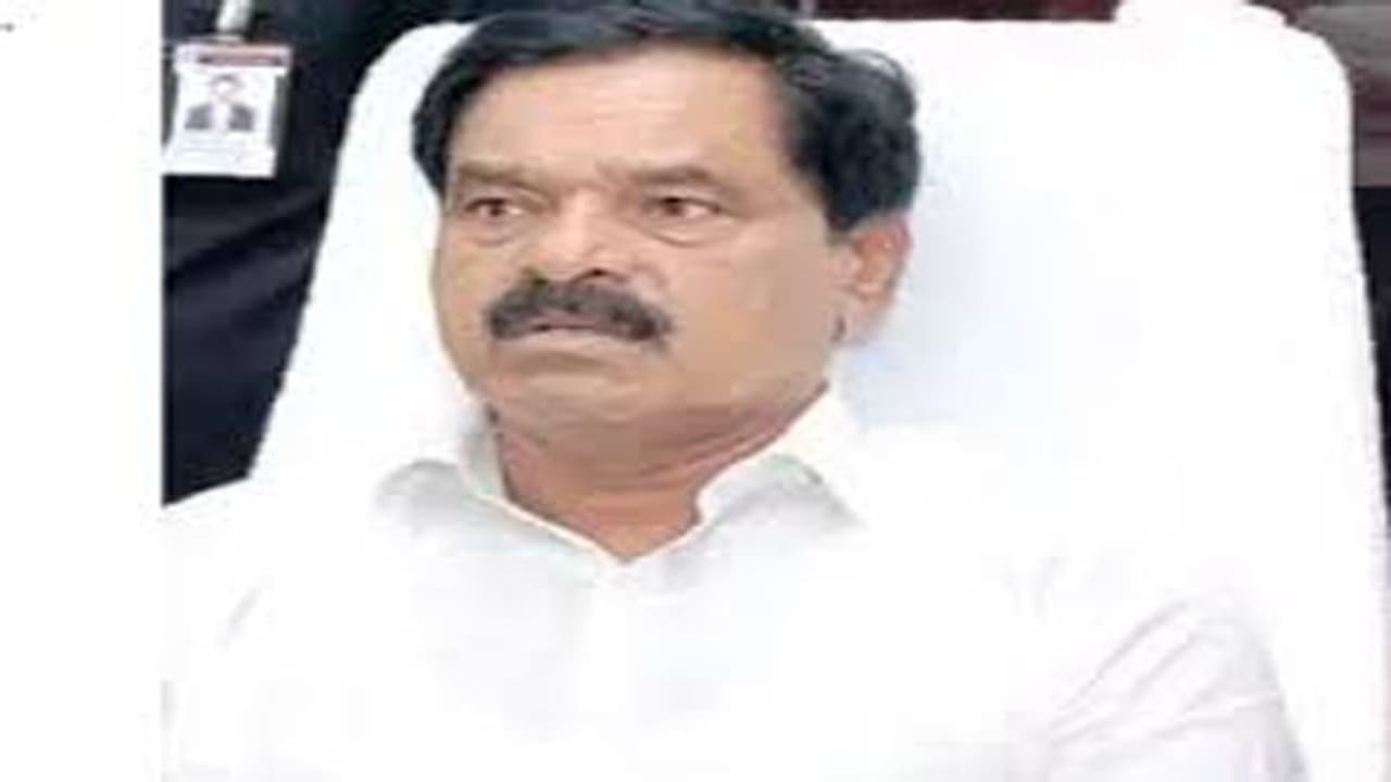 వైఎస్ఆర్ మరణంపై నారాయణ స్వామి వ్యాఖ్యలు: హైద్రాబాద్ పోలీసులకు కాంగ్రెస్ ఫిర్యాదు వైఎస్ఆర్ మరణంపై నారాయణ స్వామి వ్యాఖ్యలు: హైద్రాబాద్ పోలీసులకు కాంగ్రెస్ ఫిర్యాదు