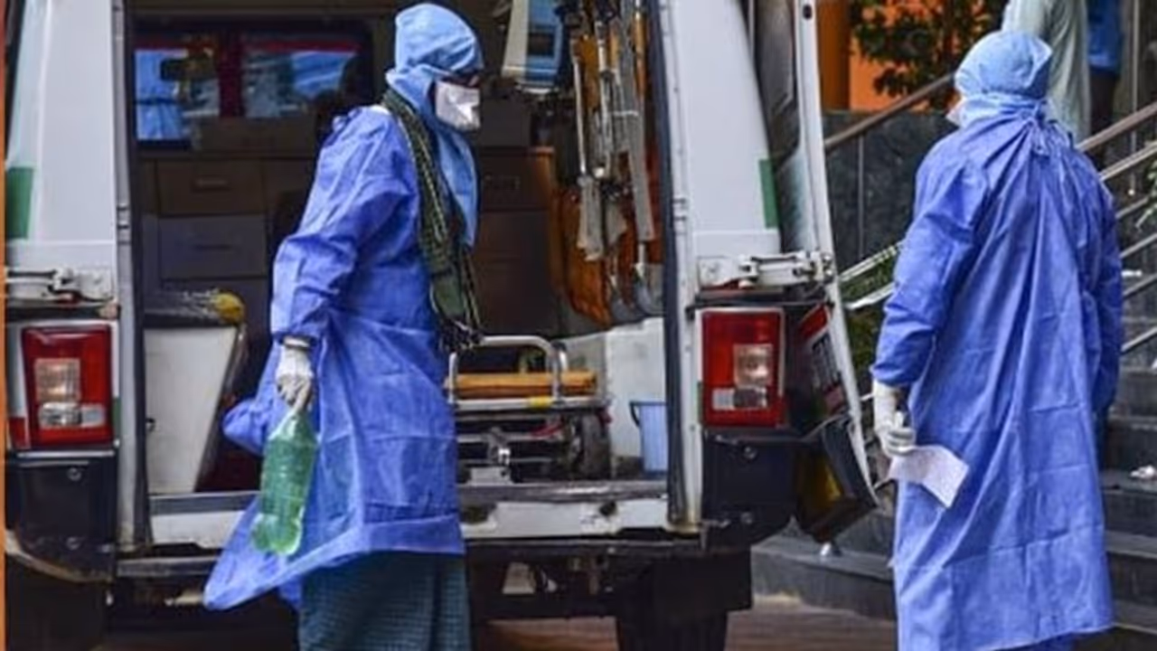 கொரோனா பயத்தால் பெற்ற தாய்க்கு "இறுதி சடங்கு" செய்ய மறுத்த மகன்..! மனவேதனை சம்பவம்..!