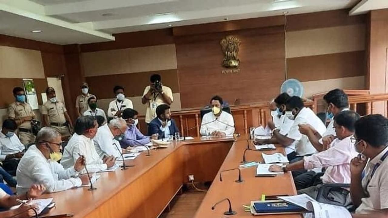 ಕೊರೋನಾ: ಕೊಪ್ಪಳದಲ್ಲಿ ಮತ್ತೆ ಮೂವರ ಸ್ಯಾಂಪಲ್ ನೆಗೆಟಿವ್ ಕೊರೋನಾ: ಕೊಪ್ಪಳದಲ್ಲಿ ಮತ್ತೆ ಮೂವರ ಸ್ಯಾಂಪಲ್ ನೆಗೆಟಿವ್